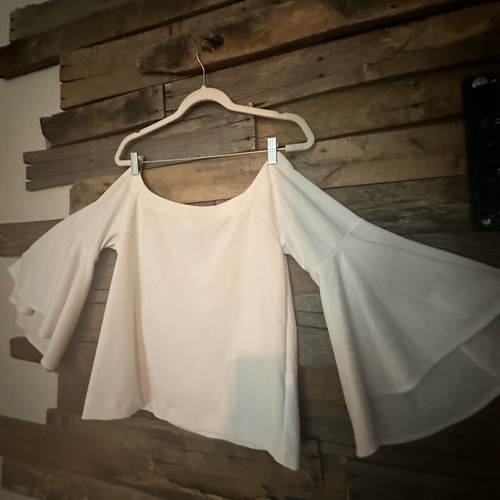 Banana Republic small white bell sleeve blouse - Picture 9 of 9